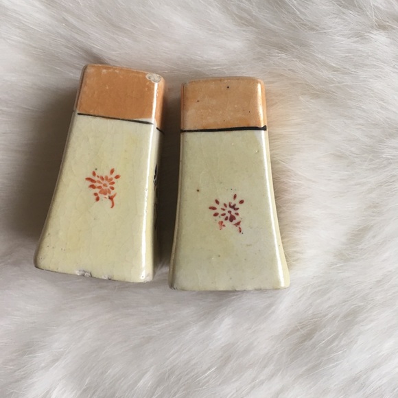 Salt & peter shaker hand painted flower lusterware - Picture 4 of 8